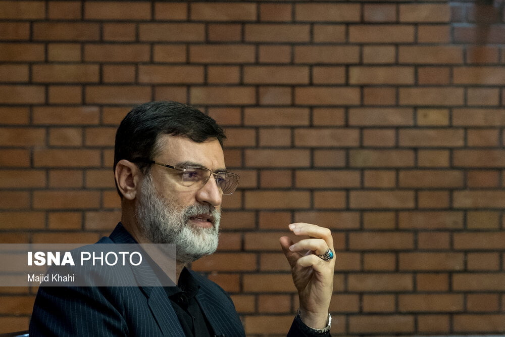 امیر حسین قاضی زاده هاشمی: روند واکسیناسیون کرونا کند است