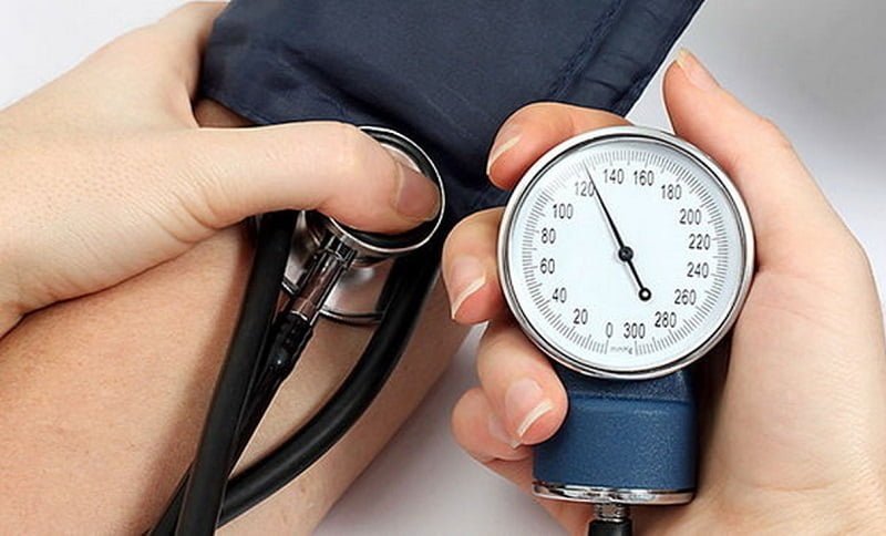 چگونه فشار خون را در منزل کنترل کنیم؟