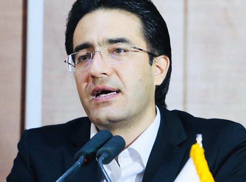 ورود ۴۵ کامیون سرم/ بی‌توجهی مسئولان برای ترخیص دارو!
